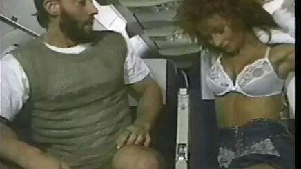 Bir araba seks izle ateşli kullanamaz ve boşalmak için ona yalvarır