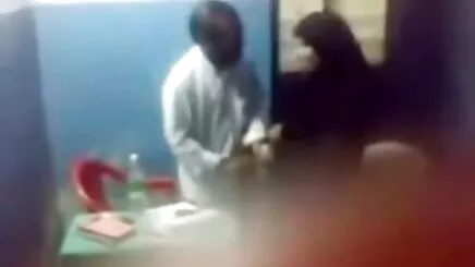 Evde en ateşli lezbiyen porno kadınlar