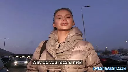 Genç solo ateşli sikişme sahneleri