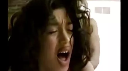 Büyük bir eşek ile ateşli seks porn sarışın