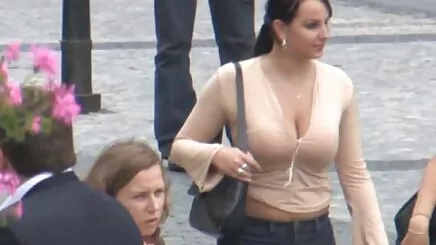 Kız ateşli sevişme sex izle çift, çift, silahını erkeğine Çek