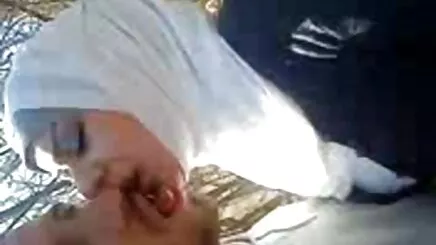Belinda Anal banyoda ateşli sex Seks