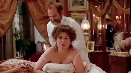Yaşlı ve genç ateşli öpüşme sex