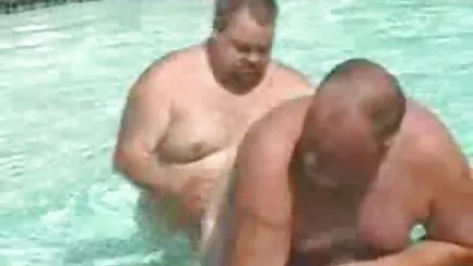 İki horoz ile inanılmaz ateşli seks sahneleri sarışın teen, bi
