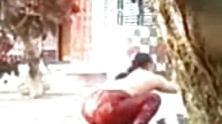 Parmak ve oyuncak ile olgun ateşli lezbiyen sex