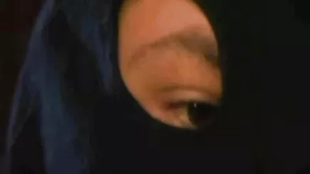 İki esmer ve bir ateşli seks vidivodo köpek bu kadın!