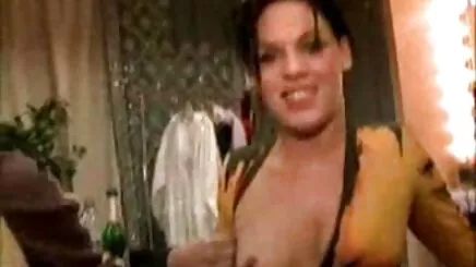 İnce spor ateşli sevişme sikişme salonu babe kendini tatmin