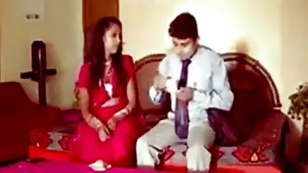 Küçük anne ve kızı ateş! ateşli seks sahneleri