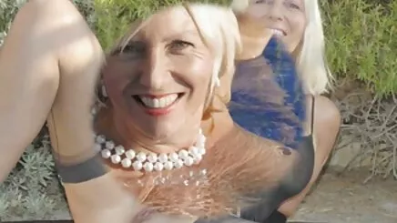 Amatör Babe vibratör ekler en atesli sex videolari