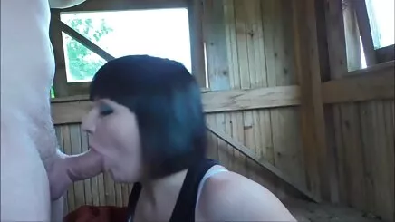 Çılgın köpek çiftliği metresi için ateşli seks porno gidiyoruz